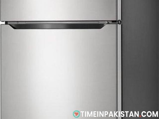 Insignia™ - 21 Cu. Ft. Top-Freezer Refrigerator - Stainless steel - 1